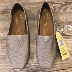 Brand new Toms